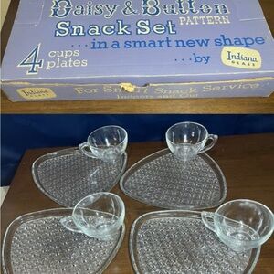 1960s Antique Indiana Glass Co. Daisy & Button Snack Set 4 Plates, 4 Four Cups